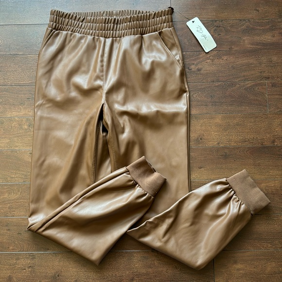 RD Style Bella Leather Jogger - Picture 1 of 7